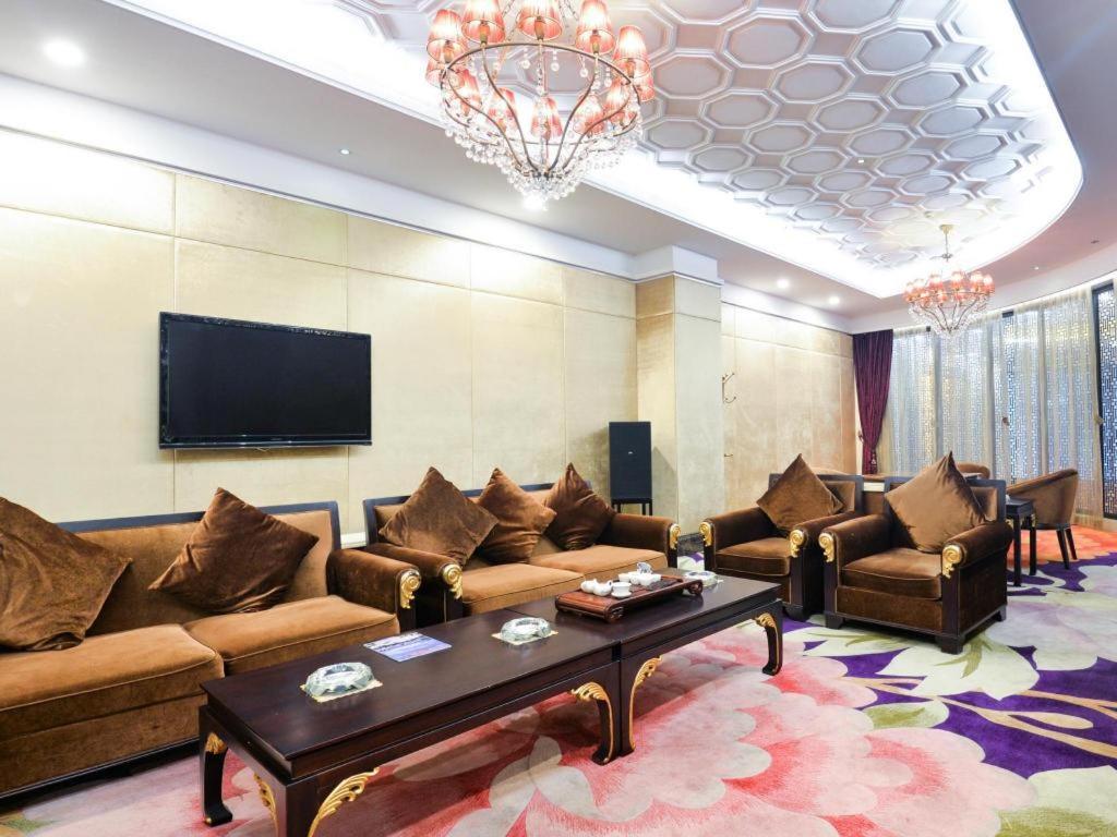 New Pearl River Hotel Гуанчжоу Екстер'єр фото