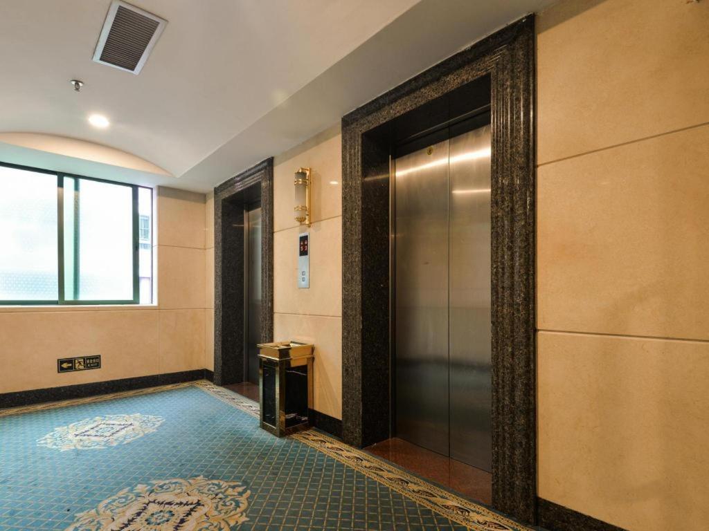 New Pearl River Hotel Гуанчжоу Екстер'єр фото
