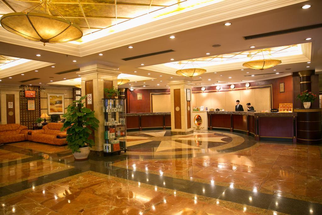 New Pearl River Hotel Гуанчжоу Екстер'єр фото